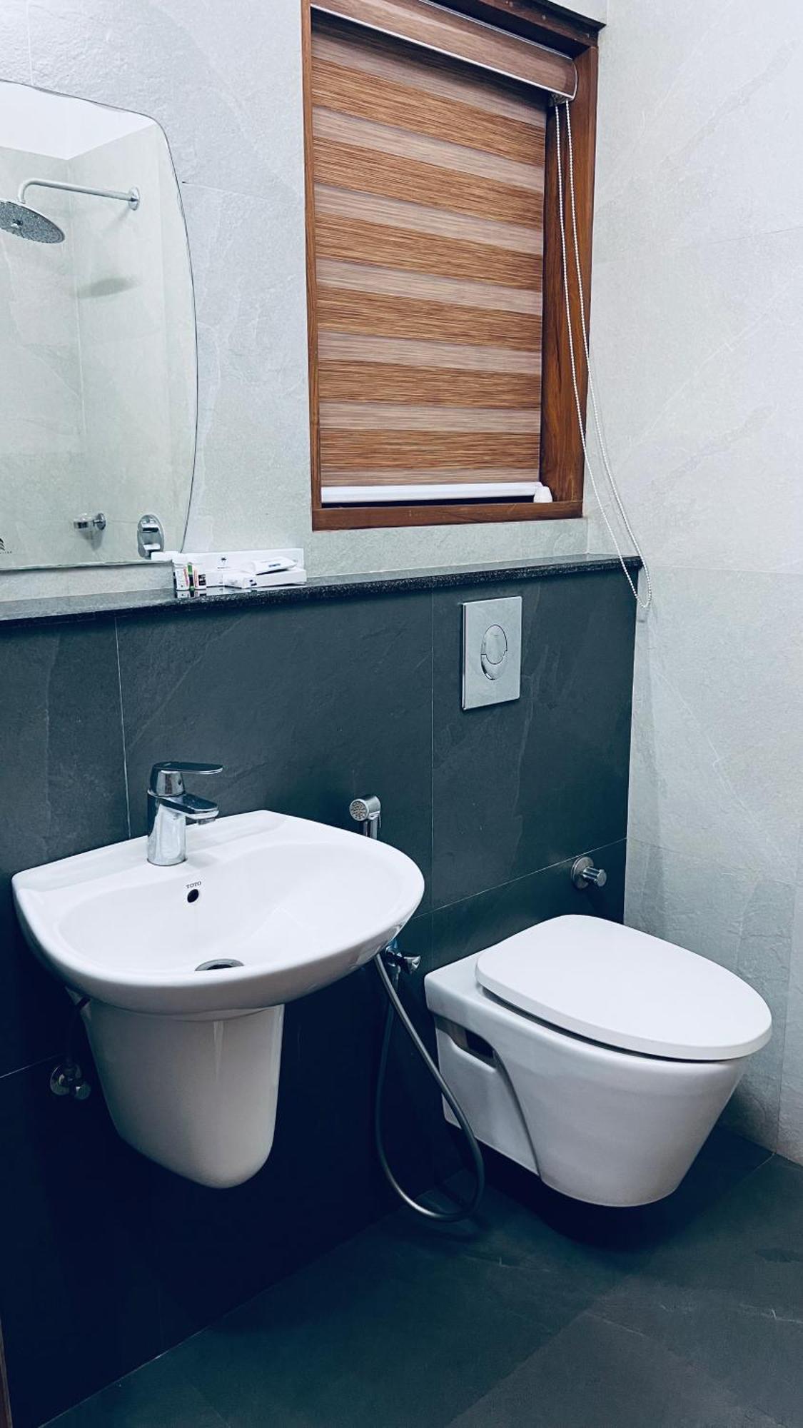 Apartamento Waterfront By Palmyra Kollam Exterior foto