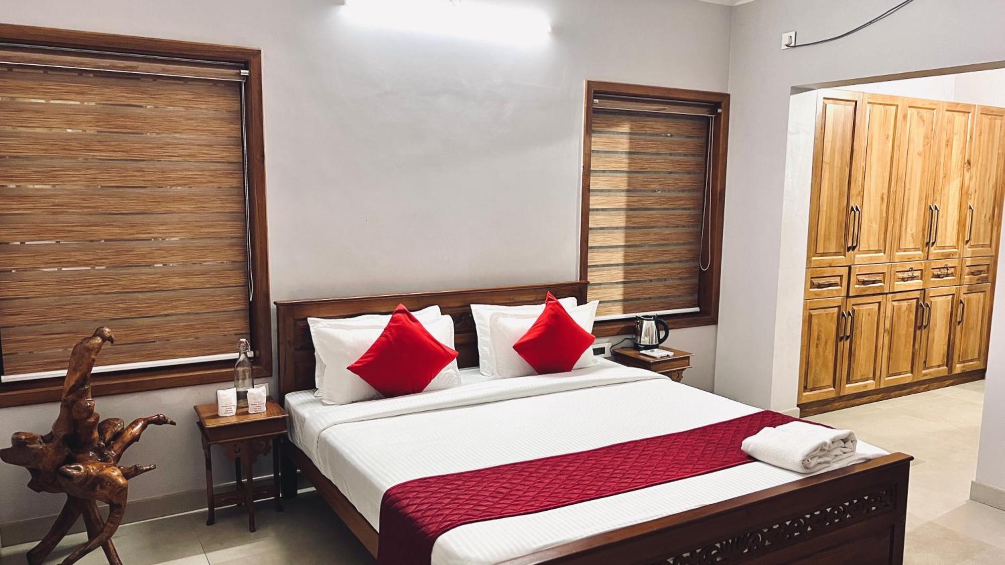 Apartamento Waterfront By Palmyra Kollam Exterior foto