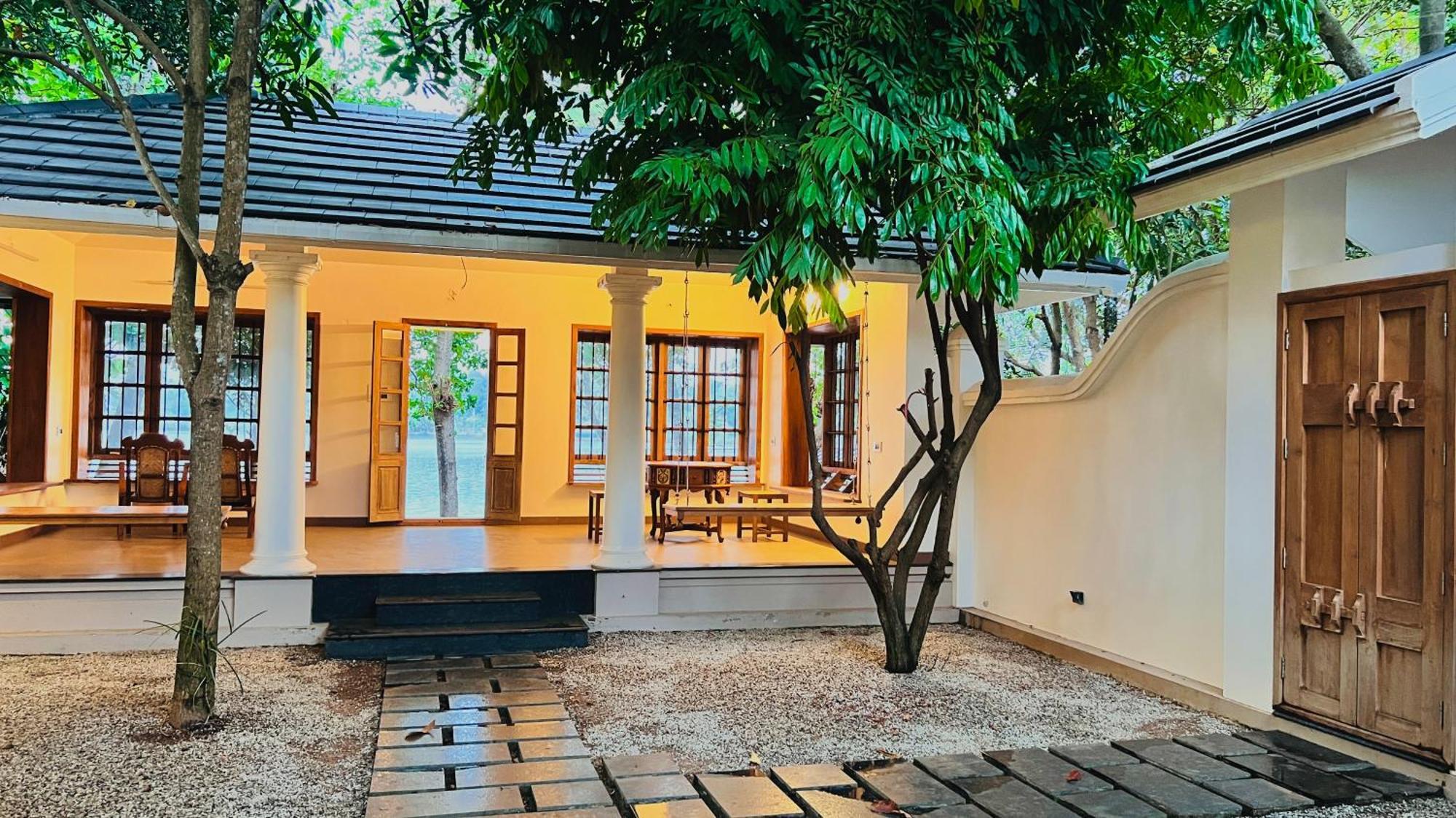 Apartamento Waterfront By Palmyra Kollam Exterior foto